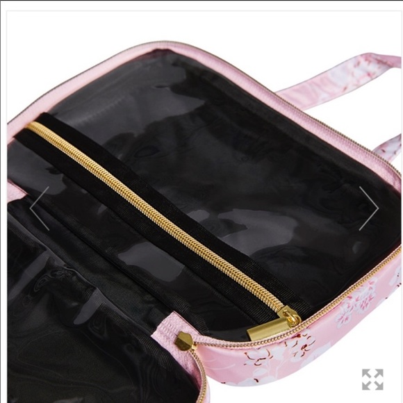 WANDERLUST MAKEUP TRAVEL - Picture 14 of 15